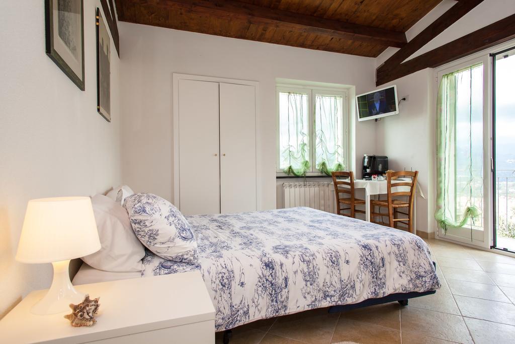 לאווניה Agri Bed - L'Affittacamere In Collina - Guest Room On The Hill מראה חיצוני תמונה